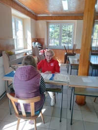 Majestat orła zainspirował „Skrzydła” pomocy. 