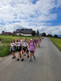 „Obcując z naturą - chwalimy Pana Boga”.