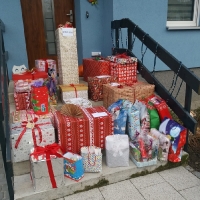 Paczki świąteczne dla Domu Samotnej Matki