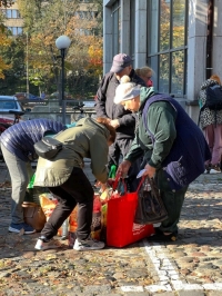 Wierni diecezji opolskiej niestrudzenie pomagają Ukrainie.